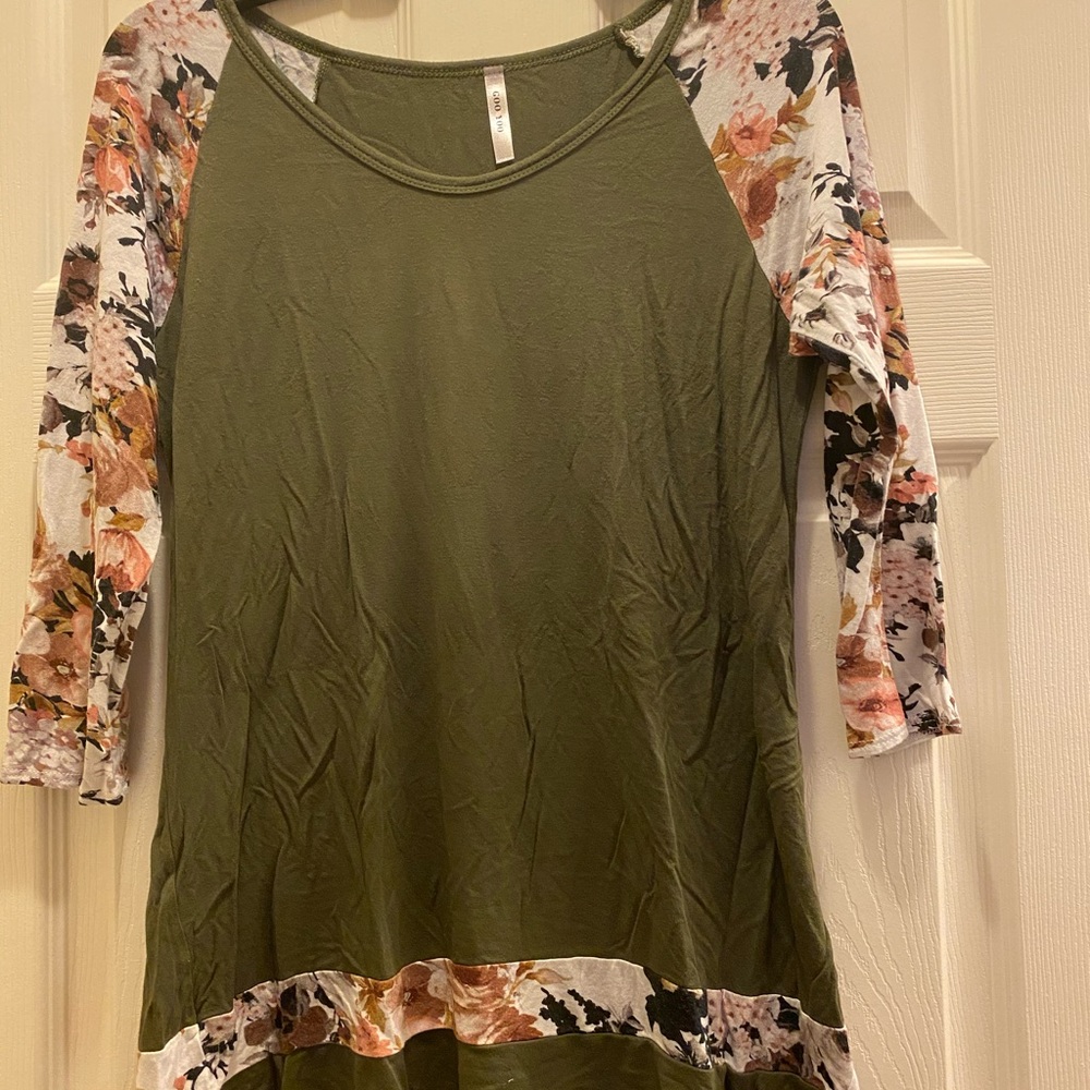 Goo Yoo Womens Tee